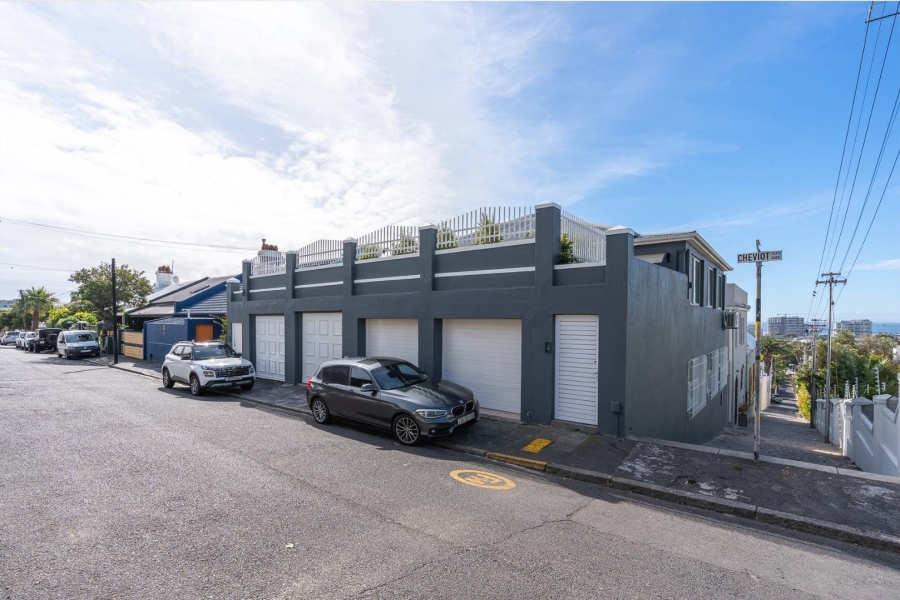 2 Bedroom Property for Sale in Green Point Western Cape